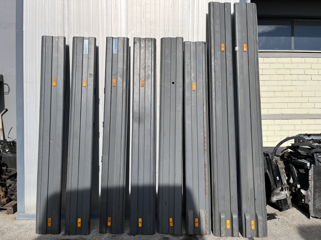 LATERAL UNDERRUN PROTECTION,PROTECTIVE RAIL,SIDE PANELLING, LEFT AND RIGHT MERCEDES-BENZ ATEGO - Aerodynamika/ Spoilery pro Nákladní auto: obrázek 1 LATERAL UNDERRUN PROTECTION,PROTECTIVE RAIL,SIDE PANELLING, LEFT AND RIGHT MERCEDES-BENZ ATEGO - Aerodynamika/ Spoilery pro Nákladní auto: obrázek 1