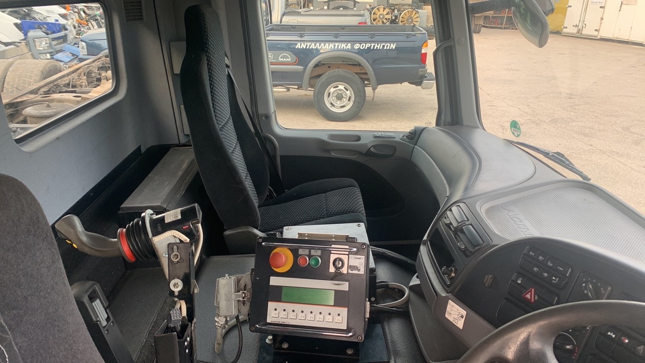 Kabina a interiér pro Nákladní auto MEDIUM CAB ACTROS MP3 RHD: obrázek 6 Kabina a interiér pro Nákladní auto MEDIUM CAB ACTROS MP3 RHD: obrázek 6