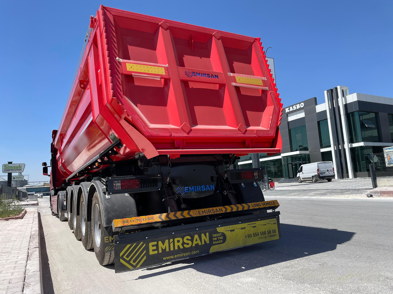 EMIRSAN SELF-STEERING, 4 AXLE U TYPE TIPPER - Sklápěcí návěs: obrázek 2 EMIRSAN SELF-STEERING, 4 AXLE U TYPE TIPPER - Sklápěcí návěs: obrázek 2