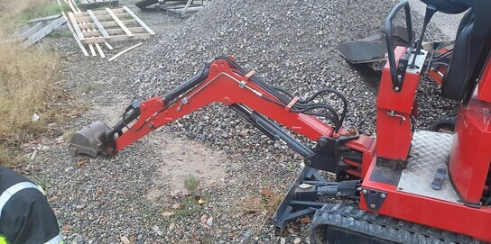 Hinowa DM8 Minikaivuri - Mini rýpadlo: obrázek 5 Hinowa DM8 Minikaivuri - Mini rýpadlo: obrázek 5