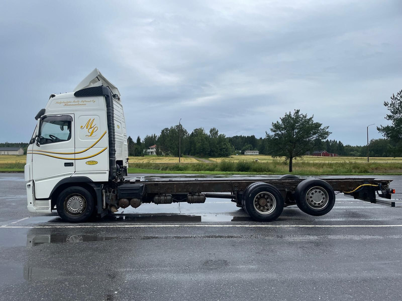 Volvo FH500 6x2 - Podvozek s kabinou: obrázek 2 Volvo FH500 6x2 - Podvozek s kabinou: obrázek 2