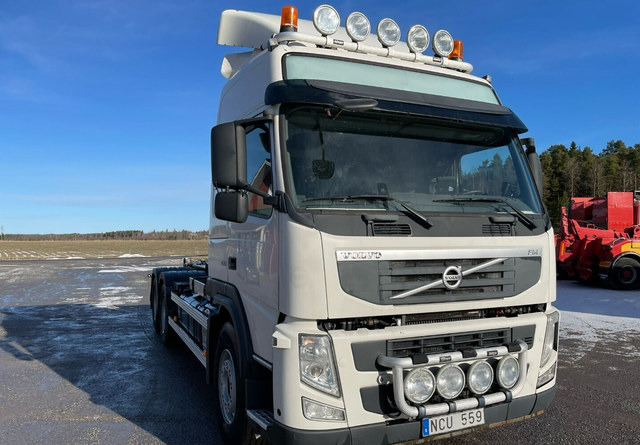 Volvo FM460 6X4 KOUKKUAUTO - Hákový nosič kontejnerů: obrázek 1 Volvo FM460 6X4 KOUKKUAUTO - Hákový nosič kontejnerů: obrázek 1