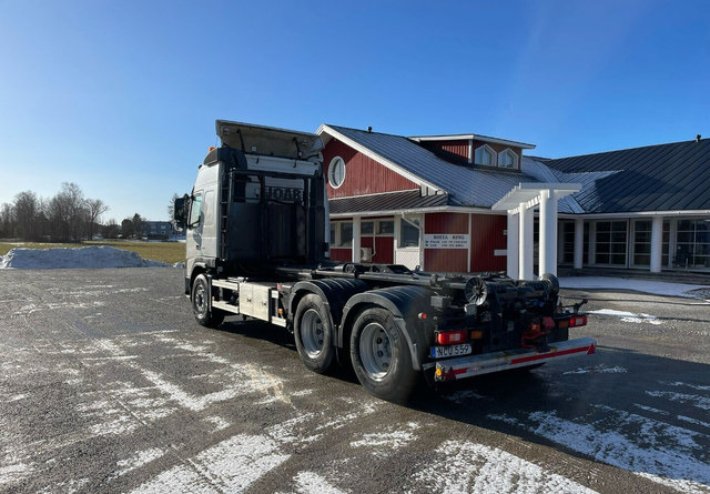 Volvo FM460 6X4 KOUKKUAUTO - Hákový nosič kontejnerů: obrázek 2 Volvo FM460 6X4 KOUKKUAUTO - Hákový nosič kontejnerů: obrázek 2