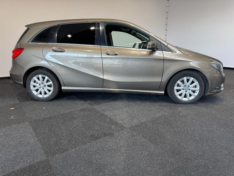 Mercedes-Benz B-Klasse 180 automaat Leer B 180 Ambition 5 Automaat wit Leer - Osobní auto: obrázek 4 Mercedes-Benz B-Klasse 180 automaat Leer B 180 Ambition 5 Automaat wit Leer - Osobní auto: obrázek 4
