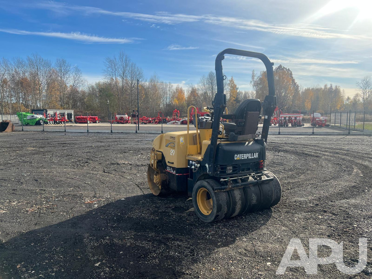 CATERPILLAR CB-225E - Válec: obrázek 3 CATERPILLAR CB-225E - Válec: obrázek 3