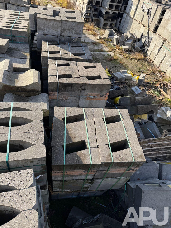 Ciek wodny/obrzeże/korytko trójkątne 50x50x20 - Stavební zařízení: obrázek 1 Ciek wodny/obrzeże/korytko trójkątne 50x50x20 - Stavební zařízení: obrázek 1