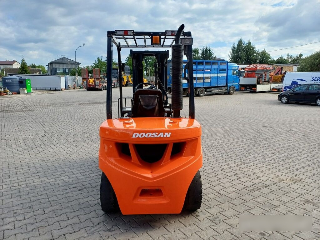 Doosan D30 GP PLUS - Dieselový vysokozdvižný vozík: obrázek 5 Doosan D30 GP PLUS - Dieselový vysokozdvižný vozík: obrázek 5