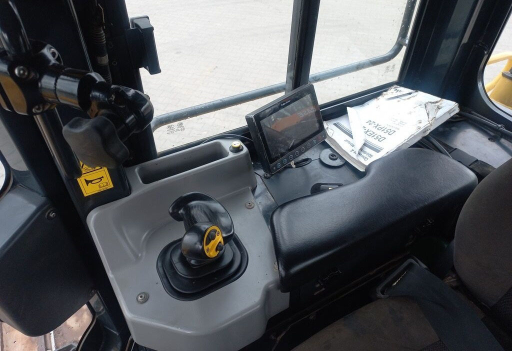 Buldozer Komatsu D51PX-24: obrázek 9