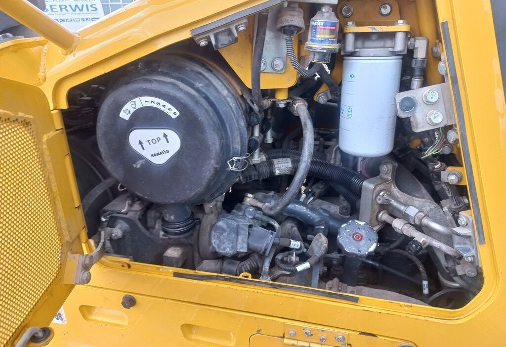 Buldozer Komatsu D51PX-24: obrázek 7
