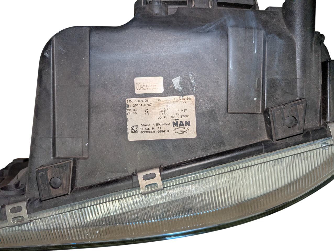 MAN TGX/TGS E6 XENON KOPLAMP GEBRUIKT LINKS 81251016713U - Světlomet pro Nákladní auto: obrázek 4 MAN TGX/TGS E6 XENON KOPLAMP GEBRUIKT LINKS 81251016713U - Světlomet pro Nákladní auto: obrázek 4