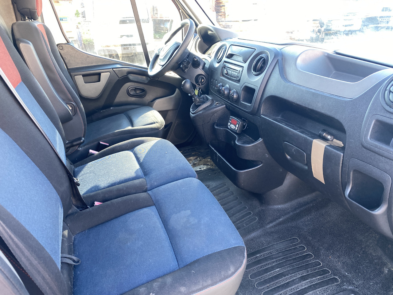 Chladící dodávka pro dopravu potravin RENAULT MASTER: obrázek 10