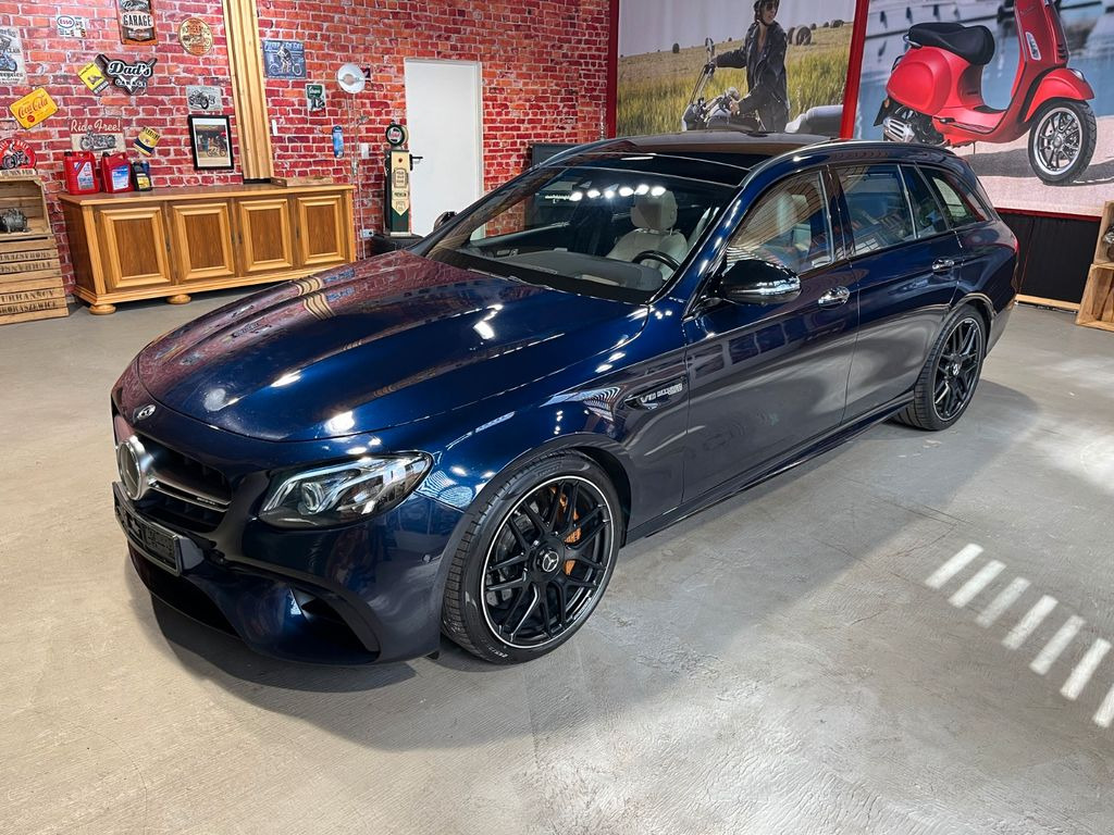 Osobní auto Mercedes-Benz E 63 S V8 AMG 4Matic, LED, Pano, 360°, Keramik: obrázek 1