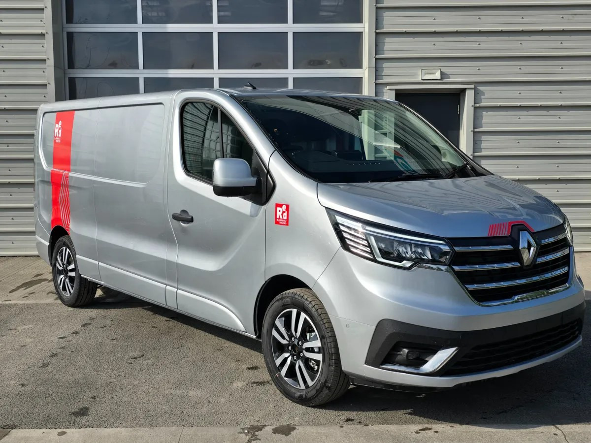 Furgon 2025 New Renault Trafic Exclusive 150BHP: obrázek 1