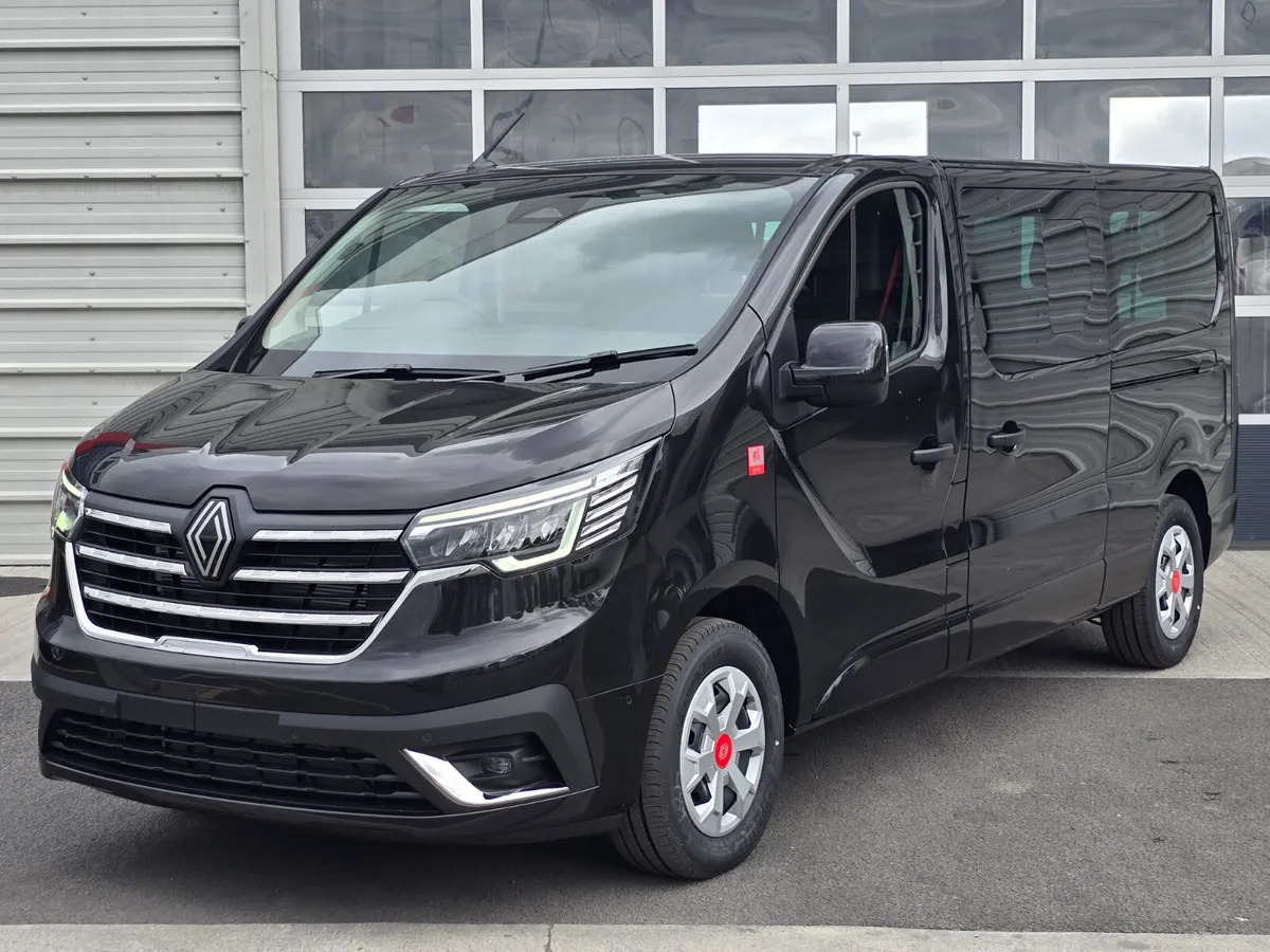 2025 Renault Trafic Combi 170BHP Auto - Mikrobus: obrázek 2 2025 Renault Trafic Combi 170BHP Auto - Mikrobus: obrázek 2