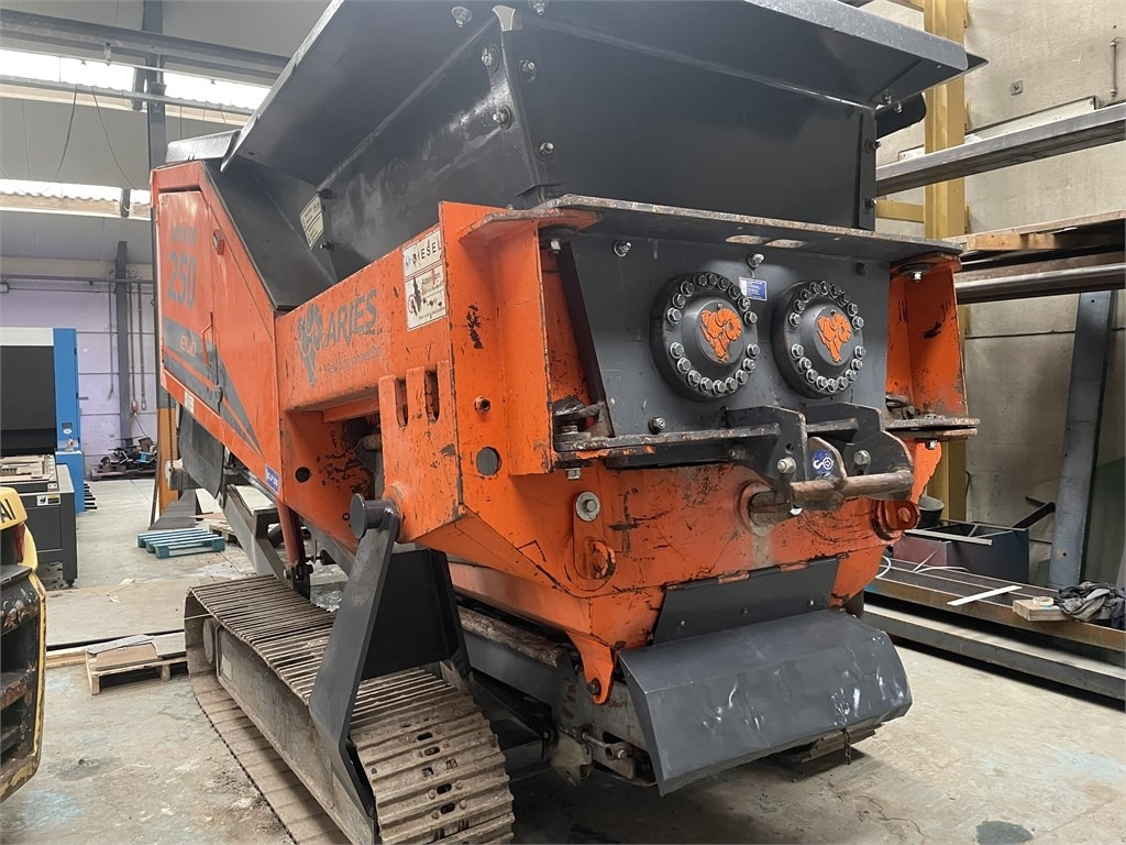 Arjes Impaktor 250 - Mobilní drtič: obrázek 1 Arjes Impaktor 250 - Mobilní drtič: obrázek 1