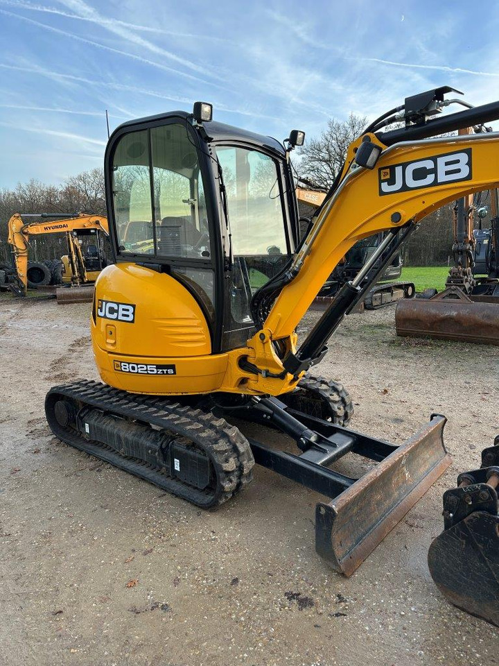 JCB 8025 ZTS - Mini rýpadlo: obrázek 2 JCB 8025 ZTS - Mini rýpadlo: obrázek 2