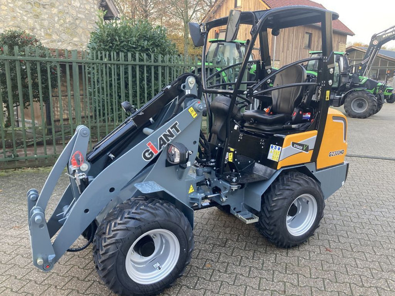 Giant G2300 HD - Kloubový nakladač: obrázek 2 Giant G2300 HD - Kloubový nakladač: obrázek 2