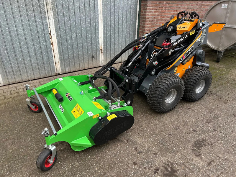 Giant SK252D + klepelmaaier - Kloubový nakladač: obrázek 2 Giant SK252D + klepelmaaier - Kloubový nakladač: obrázek 2