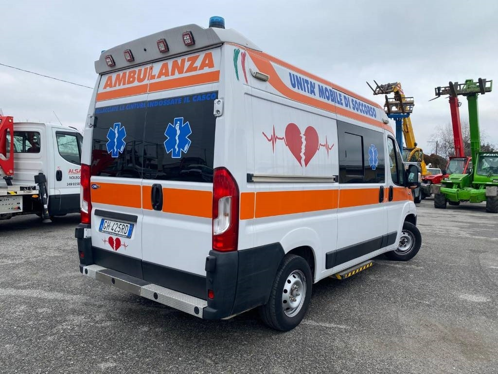 Fiat Ducato - Pohotovostní vůz: obrázek 2 Fiat Ducato - Pohotovostní vůz: obrázek 2