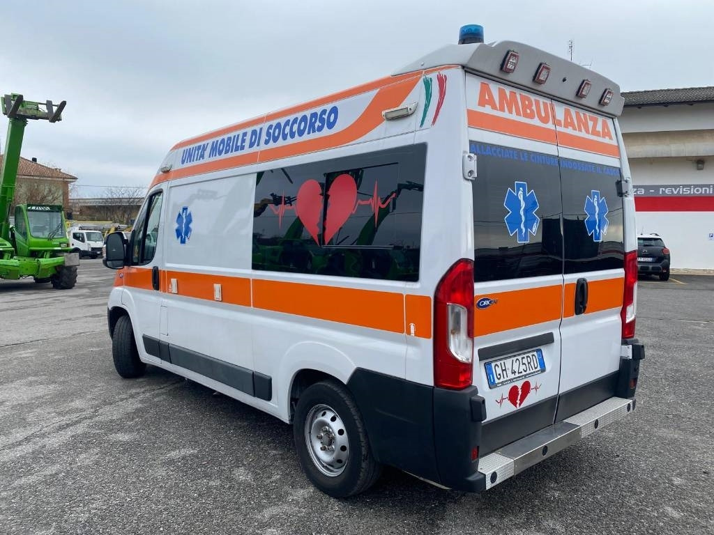 Fiat Ducato - Pohotovostní vůz: obrázek 3 Fiat Ducato - Pohotovostní vůz: obrázek 3