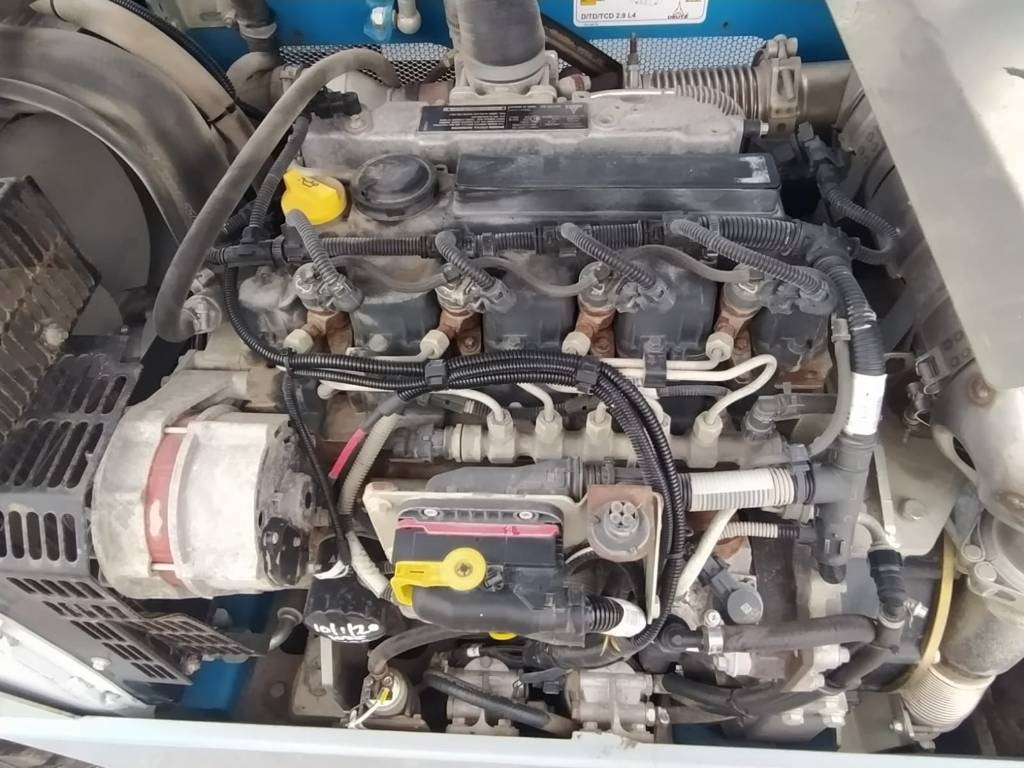 Genie 2506 - Teleskopický manipulátor: obrázek 3 Genie 2506 - Teleskopický manipulátor: obrázek 3