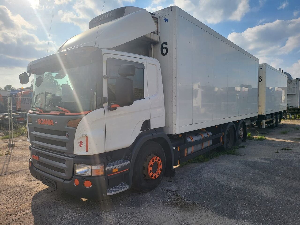 Scania Scania Schmitz Cargobull P 400 P 400 ZKO 18 - Chladírenský nákladní automobil: obrázek 2 Scania Scania Schmitz Cargobull P 400 P 400 ZKO 18 - Chladírenský nákladní automobil: obrázek 2