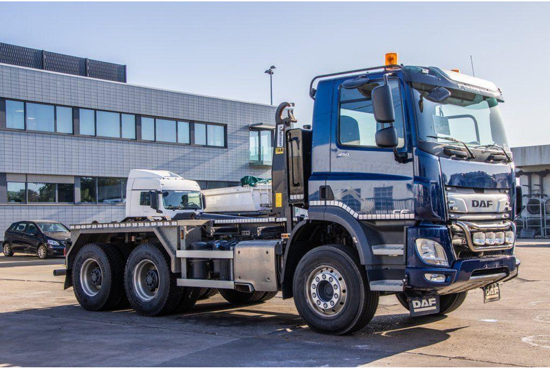 DAF CF 450 - Hákový nosič kontejnerů: obrázek 3 DAF CF 450 - Hákový nosič kontejnerů: obrázek 3
