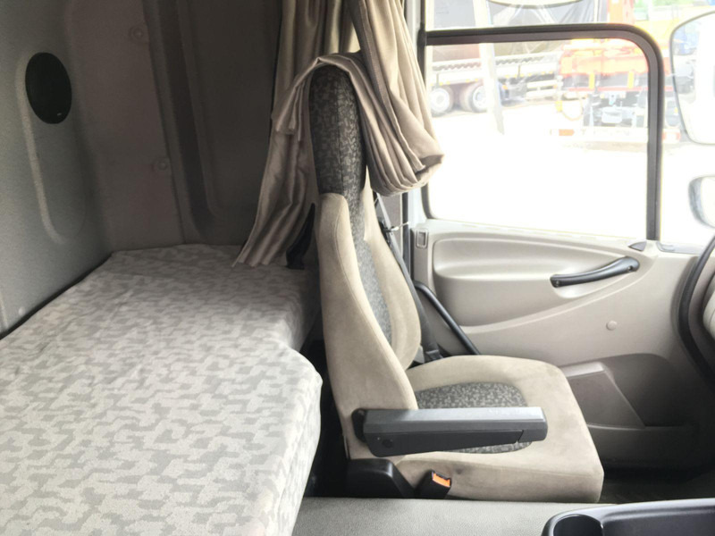 DAF CF 65.220 - Podvozek s kabinou: obrázek 4 DAF CF 65.220 - Podvozek s kabinou: obrázek 4