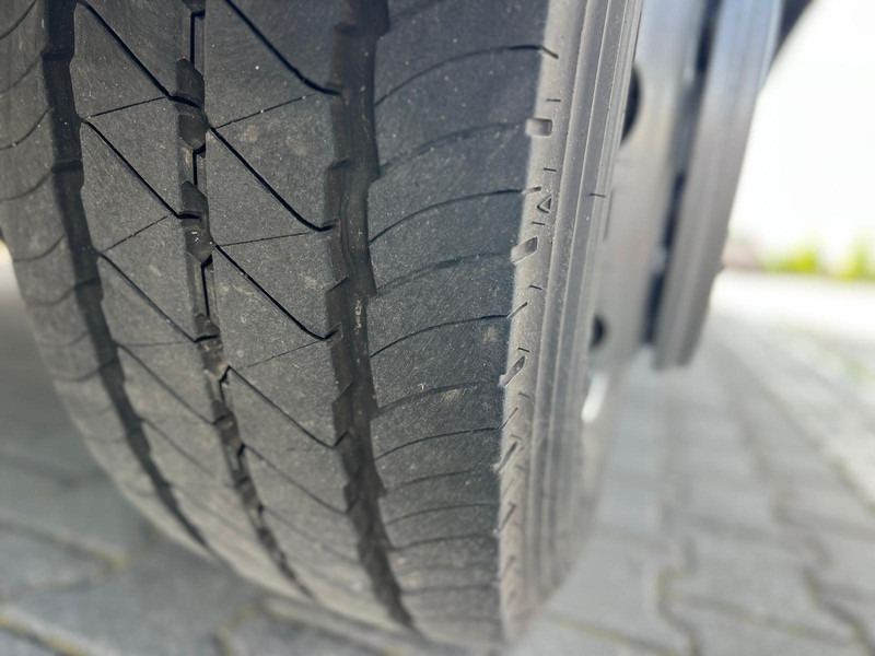 DAF LF 210 12.210 CONTAINER+LIFT 1500 kg 1.HAND leasing DAF LF 210 12.210 CONTAINER+LIFT 1500 kg 1.HAND: obrázek 12