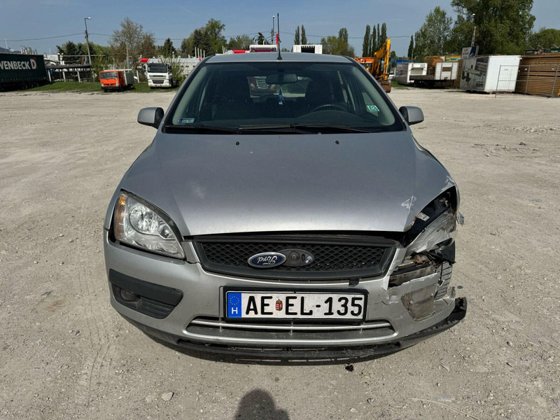 Ford Focus 1,6 i - Damaged Car - Hatchback: obrázek 3 Ford Focus 1,6 i - Damaged Car - Hatchback: obrázek 3