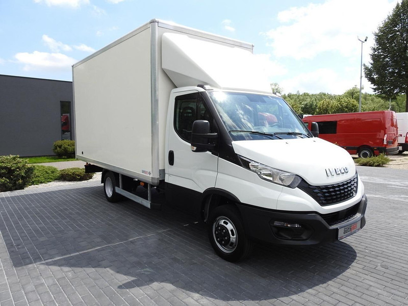 Iveco DAILY 35C14 KONTENER 8 PALET TEMPOMAT KLIMATYZACJA  BLIŹNIACZE K - Dodávka skřín: obrázek 4 Iveco DAILY 35C14 KONTENER 8 PALET TEMPOMAT KLIMATYZACJA  BLIŹNIACZE K - Dodávka skřín: obrázek 4