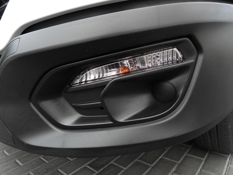 Dodávka sklápěč Iveco DAILY 35C14 WYWROTKA PODWÓJNA KABINA DOKA 6 MIEJSC TEMPOMAT BLIŹ: obrázek 20 Dodávka sklápěč Iveco DAILY 35C14 WYWROTKA PODWÓJNA KABINA DOKA 6 MIEJSC TEMPOMAT BLIŹ: obrázek 20