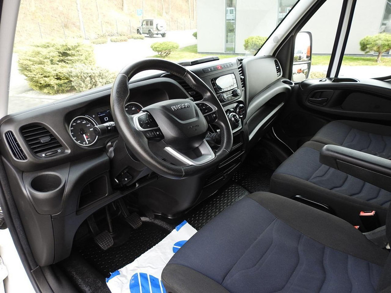 Iveco DAILY  35S18 PLANDEKA 10 PALET WEBASTO TEMPOMAT KLIMATYZACJA  18 - Plachtová dodávka: obrázek 2 Iveco DAILY  35S18 PLANDEKA 10 PALET WEBASTO TEMPOMAT KLIMATYZACJA  18 - Plachtová dodávka: obrázek 2