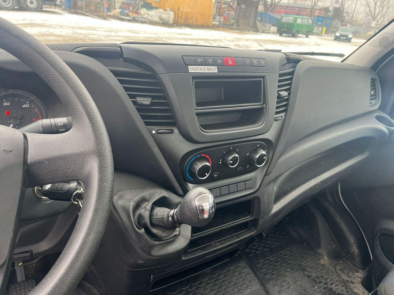 Autoplošina Iveco Daily 35-120 Oil & Steel Snake 2010 H Plus 20 m - Lifting Baske: obrázek 16 Autoplošina Iveco Daily 35-120 Oil & Steel Snake 2010 H Plus 20 m - Lifting Baske: obrázek 16