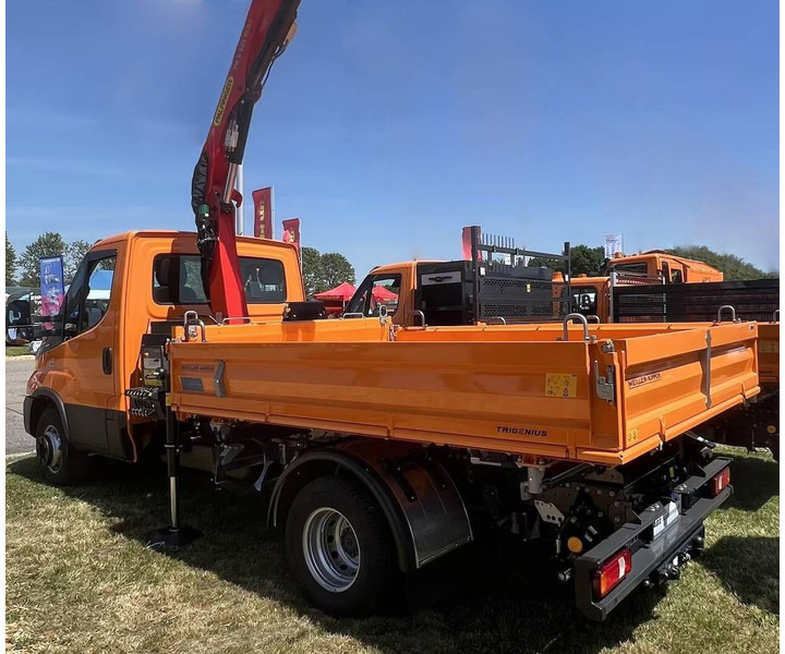 Iveco Daily 70C18H - Flatbed+crane - Nákladní automobil valníkový/ Plošinový, Auto s hydraulickou rukou: obrázek 2 Iveco Daily 70C18H - Flatbed+crane - Nákladní automobil valníkový/ Plošinový, Auto s hydraulickou rukou: obrázek 2