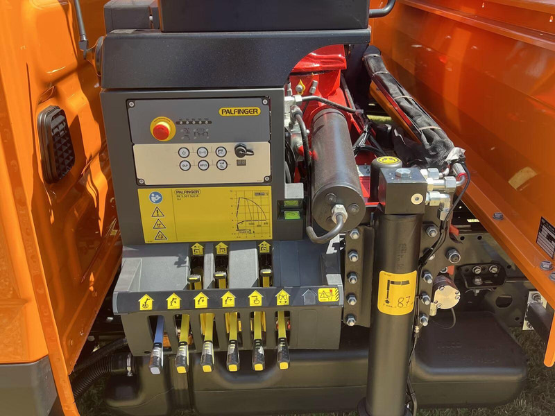 Iveco Daily 70C18H - Flatbed+crane - Nákladní automobil valníkový/ Plošinový, Auto s hydraulickou rukou: obrázek 3 Iveco Daily 70C18H - Flatbed+crane - Nákladní automobil valníkový/ Plošinový, Auto s hydraulickou rukou: obrázek 3