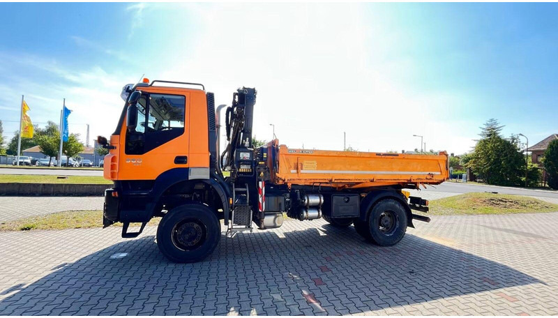 Iveco Trakker 360 EEV - 3 way tipper + crane - Sklápěč, Auto s hydraulickou rukou: obrázek 4 Iveco Trakker 360 EEV - 3 way tipper + crane - Sklápěč, Auto s hydraulickou rukou: obrázek 4
