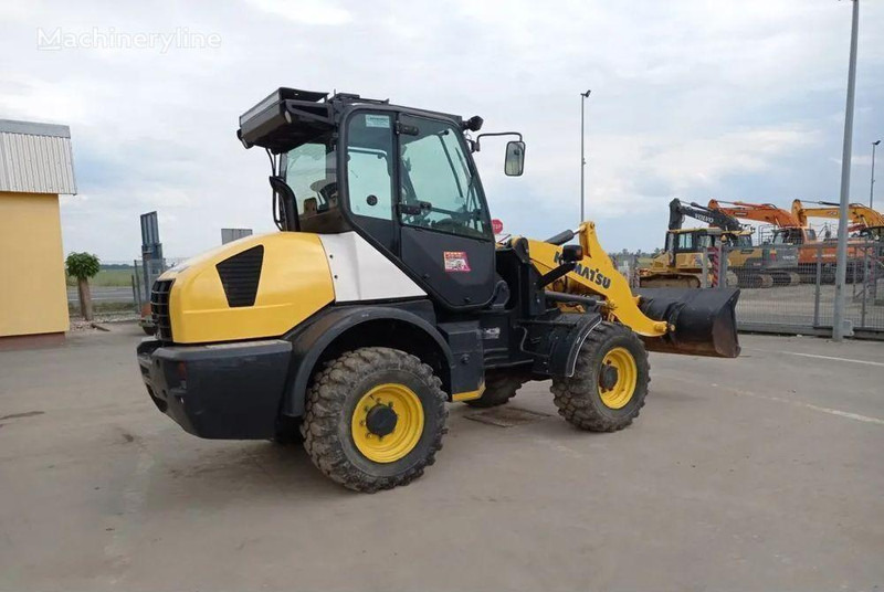 Komatsu WA 90-6 wheel loader - Kolový nakladač: obrázek 5 Komatsu WA 90-6 wheel loader - Kolový nakladač: obrázek 5