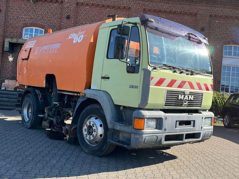 MAN 15.163 Utcaseprő - Zametací vůz: obrázek 2 MAN 15.163 Utcaseprő - Zametací vůz: obrázek 2