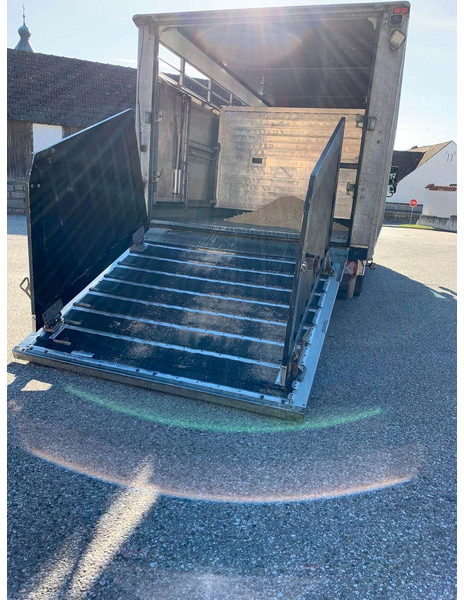 MAN TGL 12.250 - Přepravník zvířat: obrázek 3 MAN TGL 12.250 - Přepravník zvířat: obrázek 3