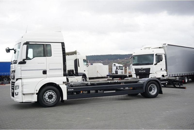 MAN TGX / 18.460 / ACC / E 6 / XLX / BDF / 7,15 M , 7,45 M - Podvozek s kabinou: obrázek 3 MAN TGX / 18.460 / ACC / E 6 / XLX / BDF / 7,15 M , 7,45 M - Podvozek s kabinou: obrázek 3