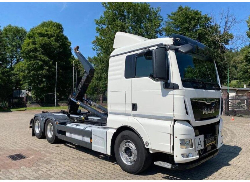 MAN TGX 26.440 - Hákový nosič kontejnerů: obrázek 4 MAN TGX 26.440 - Hákový nosič kontejnerů: obrázek 4