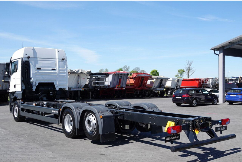 MAN TGX 26.520 / 6x2 / RAMA DŁ. 9,1M / OŚ PODNOSZONA / SKRĘTNA / DO - Podvozek s kabinou: obrázek 4 MAN TGX 26.520 / 6x2 / RAMA DŁ. 9,1M / OŚ PODNOSZONA / SKRĘTNA / DO - Podvozek s kabinou: obrázek 4