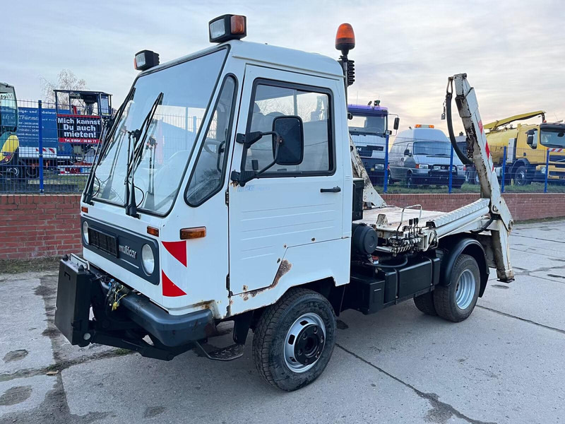 MULTICAR M26 Profi Line - Skip loader truck - Ramenový nosič kontajnerov: obrázek 1 MULTICAR M26 Profi Line - Skip loader truck - Ramenový nosič kontajnerov: obrázek 1