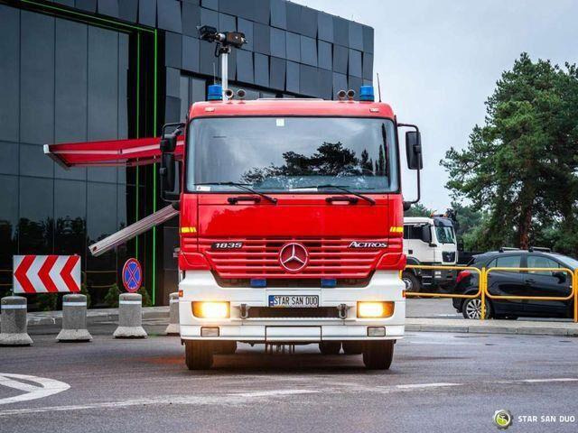 Mercedes-Benz ACTROS 1835 4x2 ZIEGLER FIRE BRIGADE - Hasičský vůz: obrázek 3 Mercedes-Benz ACTROS 1835 4x2 ZIEGLER FIRE BRIGADE - Hasičský vůz: obrázek 3