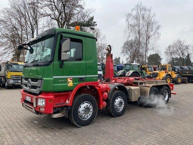 Mercedes-Benz ACTROS 4144 - Hákový nosič kontejnerů: obrázek 3 Mercedes-Benz ACTROS 4144 - Hákový nosič kontejnerů: obrázek 3