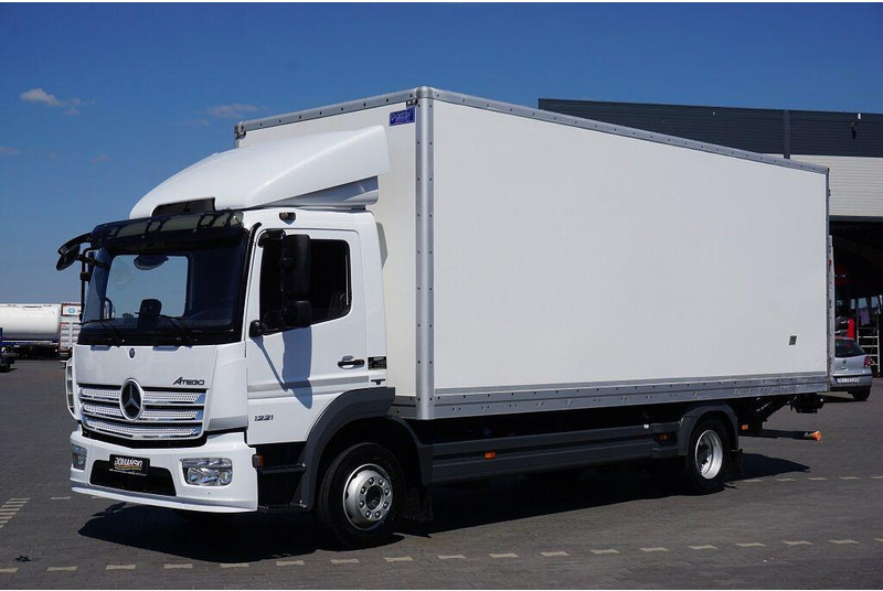 Mercedes-Benz ATEGO / 1221 / ACC / EURO 6 / KONTENER + WINDA / 17 PALET - Skříňový nákladní auto: obrázek 1 Mercedes-Benz ATEGO / 1221 / ACC / EURO 6 / KONTENER + WINDA / 17 PALET - Skříňový nákladní auto: obrázek 1