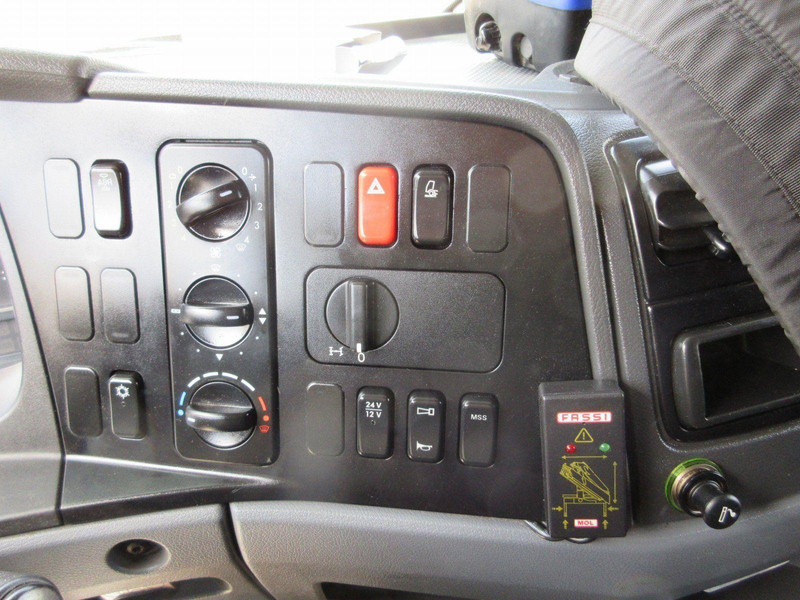 Mercedes-Benz ATEGO 1224 L - Nákladní automobil valníkový/ Plošinový, Auto s hydraulickou rukou: obrázek 4 Mercedes-Benz ATEGO 1224 L - Nákladní automobil valníkový/ Plošinový, Auto s hydraulickou rukou: obrázek 4