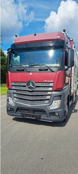 Mercedes-Benz Actros 1851 - Přepravník zvířat: obrázek 3 Mercedes-Benz Actros 1851 - Přepravník zvířat: obrázek 3