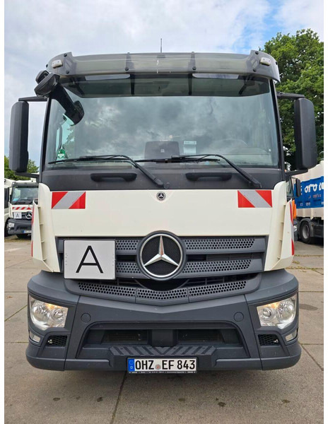 Mercedes-Benz Actros 2533 - Garbage truck - Vůz na odvoz odpadků: obrázek 4 Mercedes-Benz Actros 2533 - Garbage truck - Vůz na odvoz odpadků: obrázek 4